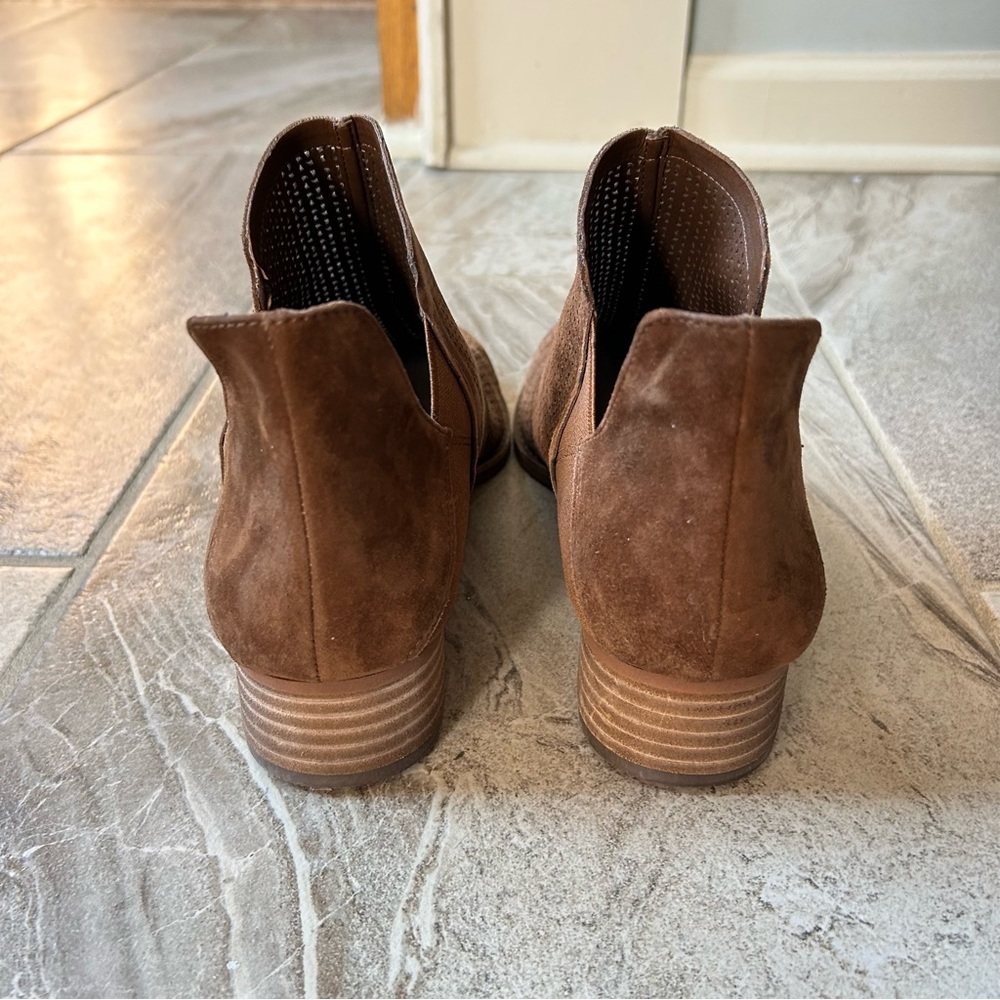 NWOB Vince Camuto Celena Perforated Suede Leather Ankle Bootie, Size 10 - Picture 5 of 10